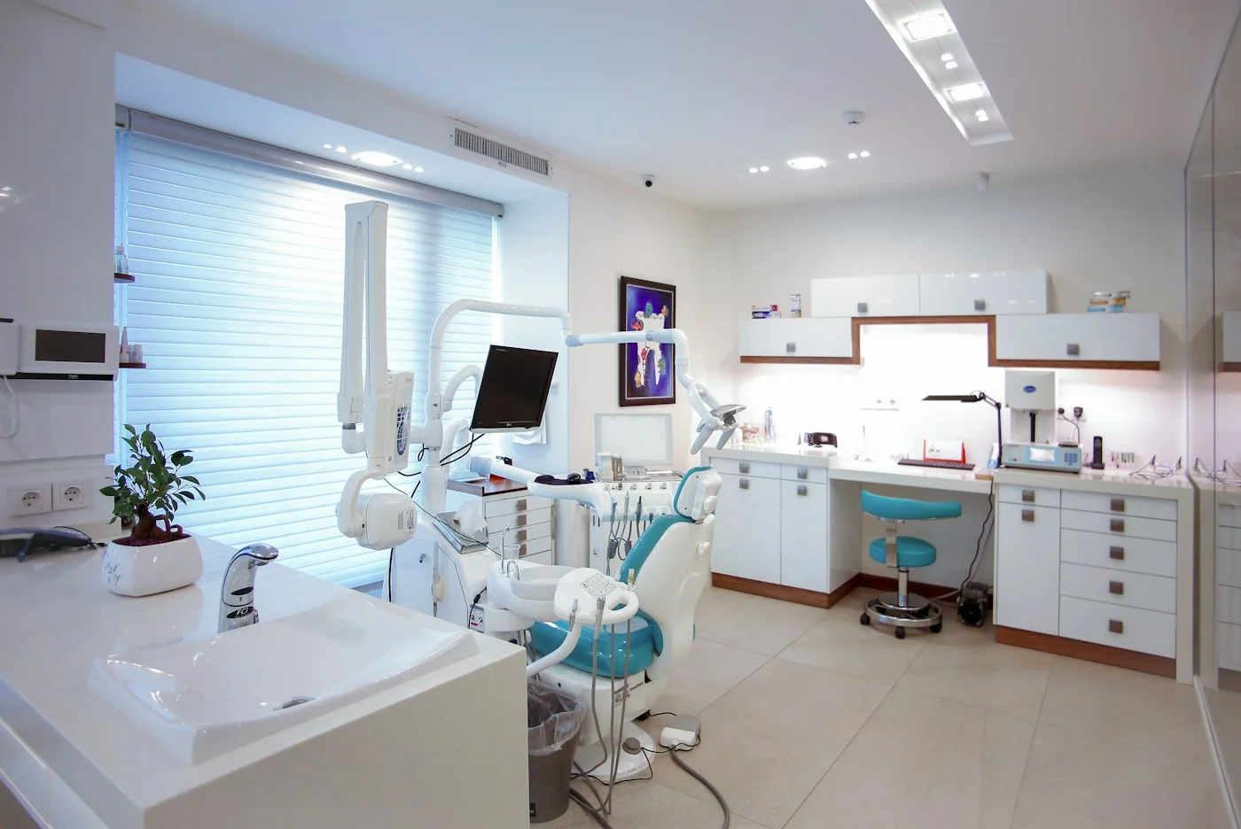 Aydınlık modern diş kliniği
